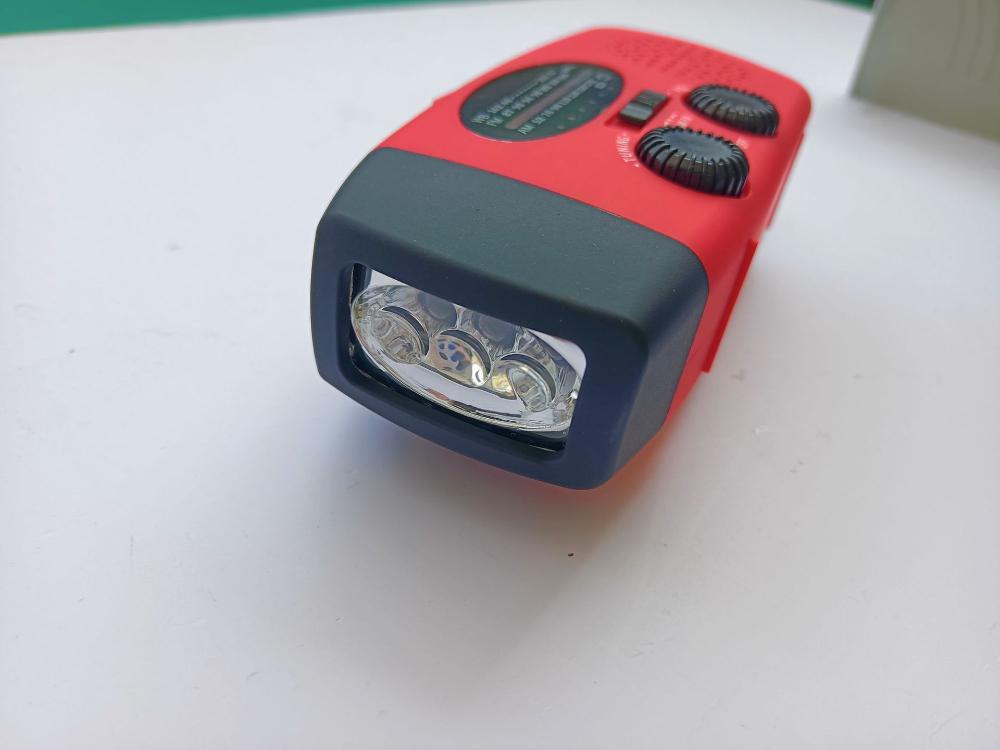 Multifunctional Hand Crank Dynamo Emergency Radio Portable Solar Powered AM/FM/NOAA Weather Radio LED Flashlight