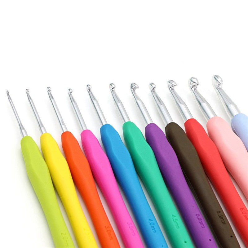 Knitting Crochet Tool Set 30Pcs with Soft Handle Aluminum Crochet Hooks Set Colorful Knitting Kit for Beginners DIY Tool